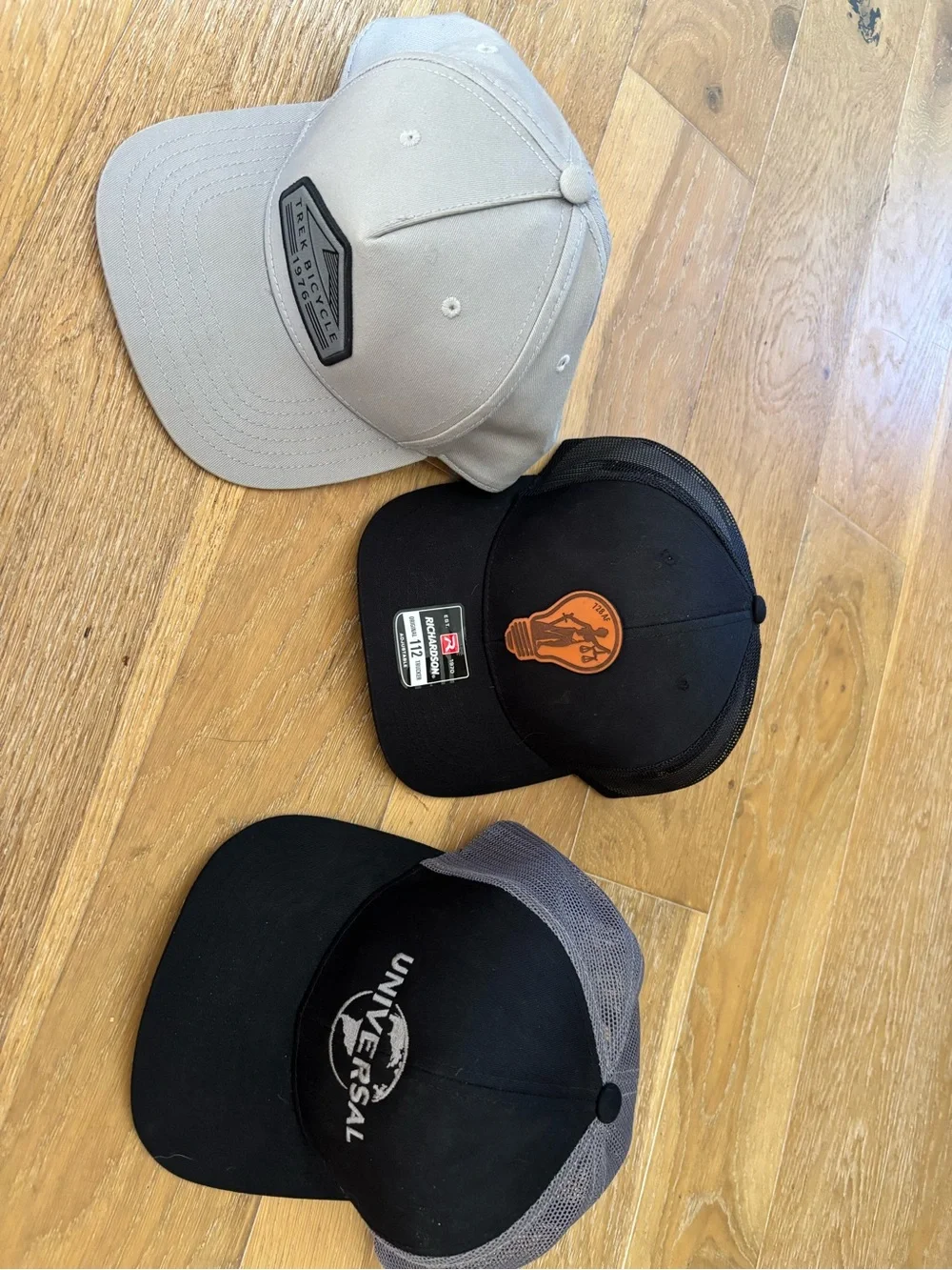 Set of 3 hats
